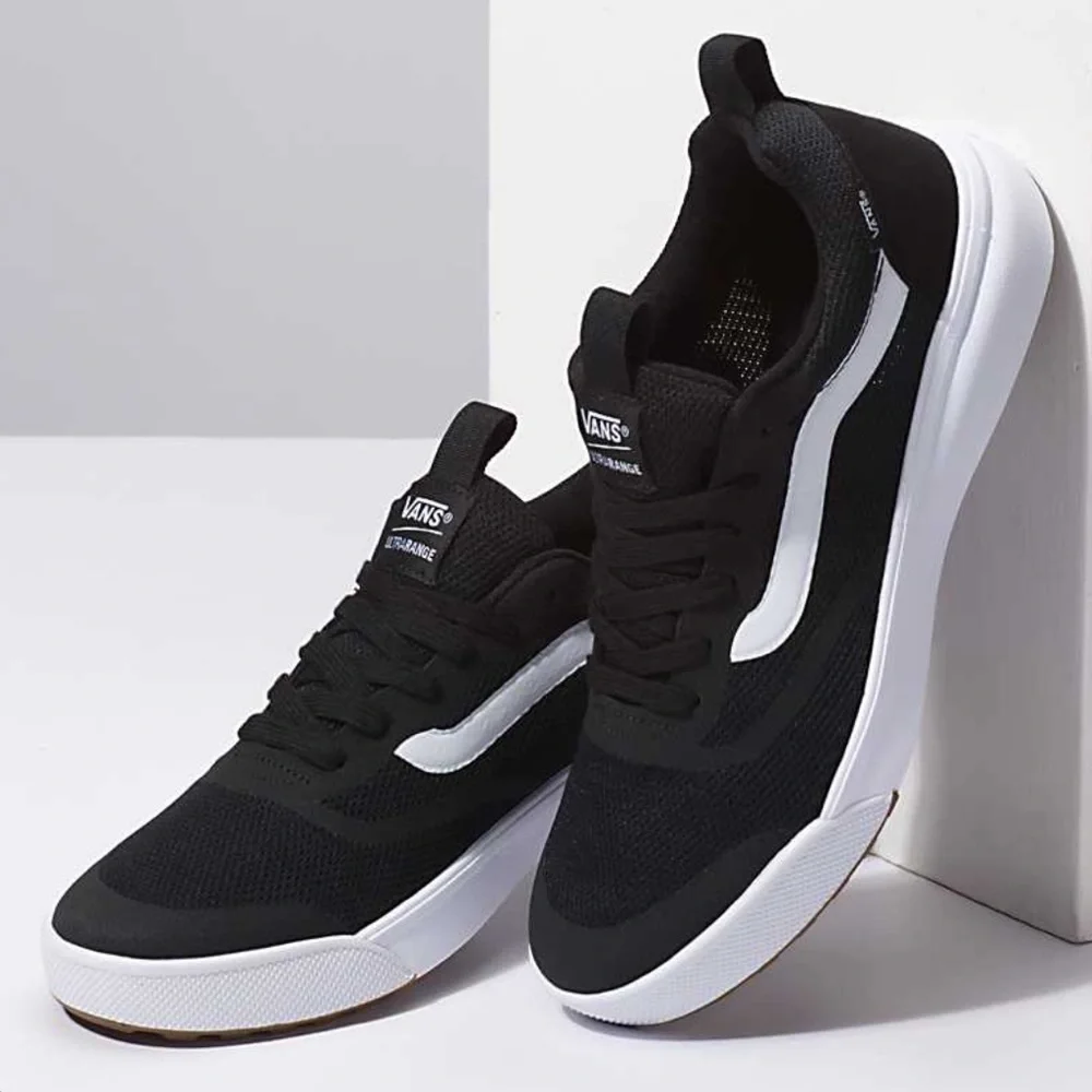 Vans Ultrarange Rapidweld Athletic Shoes Black White Classic Stripe 7.5 M / 9 W - Picture 1 of 8